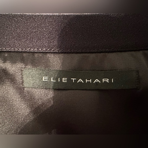Elie Tahari Black Leather & Rayon Zip Up lined Skirt, size 8 - Picture 4 of 7